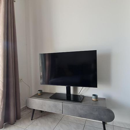 Seaside Apartment - Charlie'S House Халкис Екстериор снимка